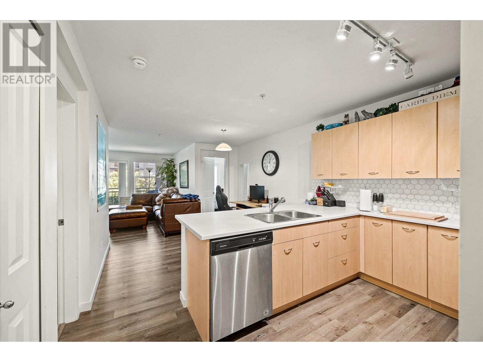 215 539 Yates Road, Kelowna