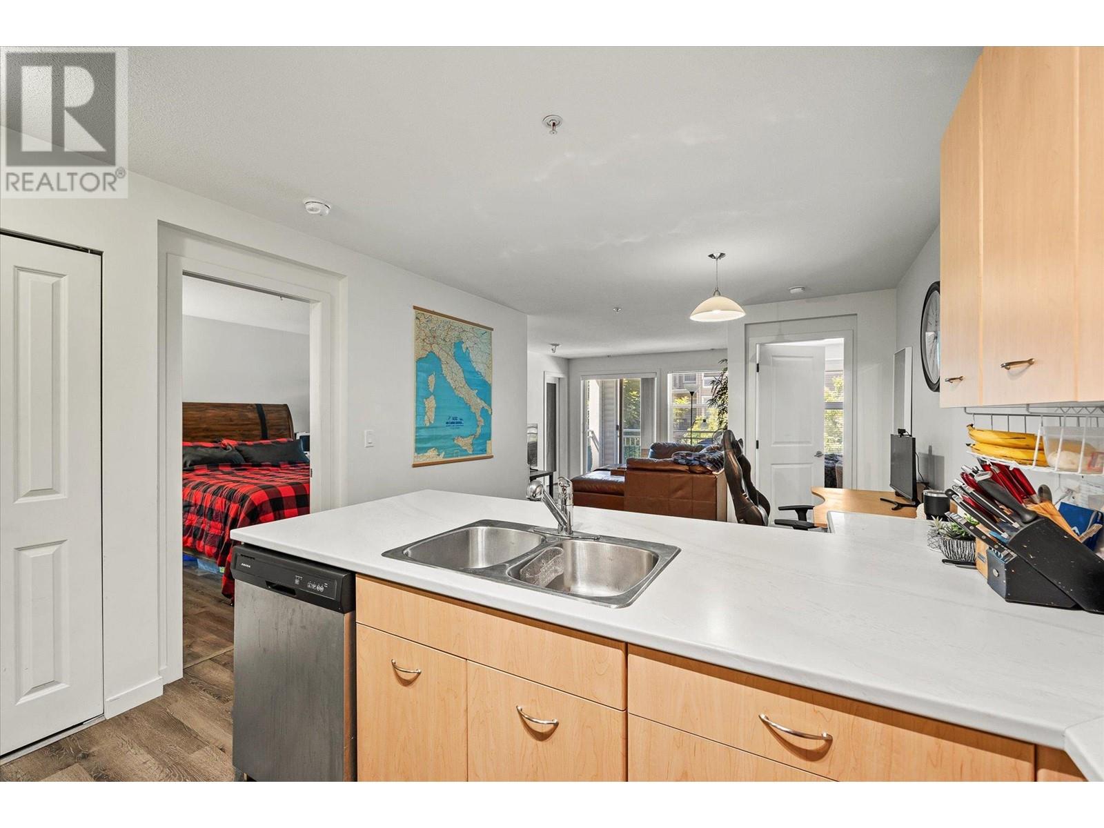 215 539 Yates Road, Kelowna