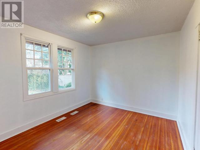 4532 JOYCE AVE, Powell River