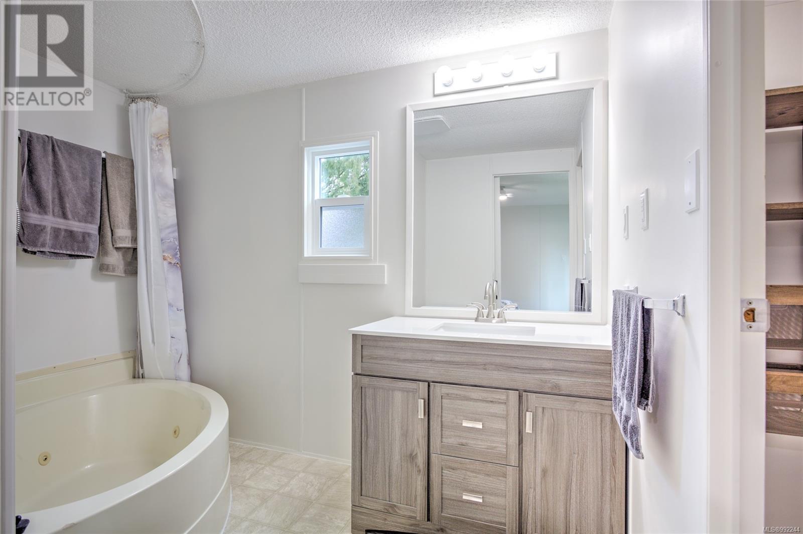 56 25 Maki Rd N, Nanaimo real estate listing 992244