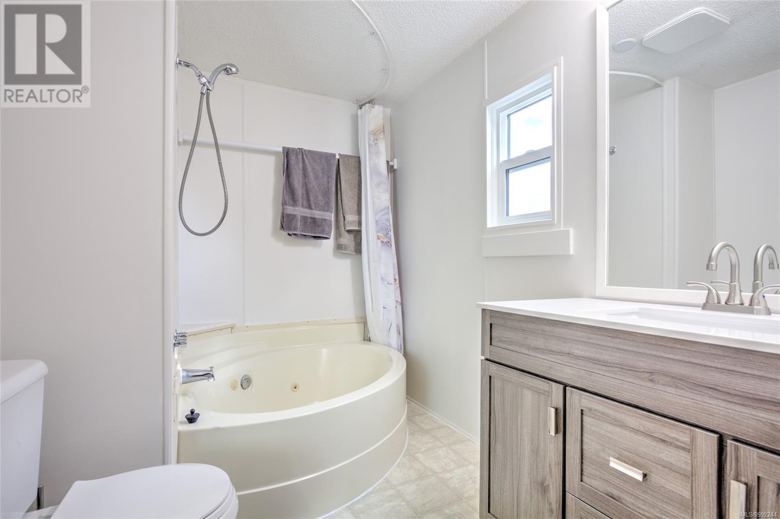 56 25 Maki Rd N, Nanaimo real estate listing 992244
