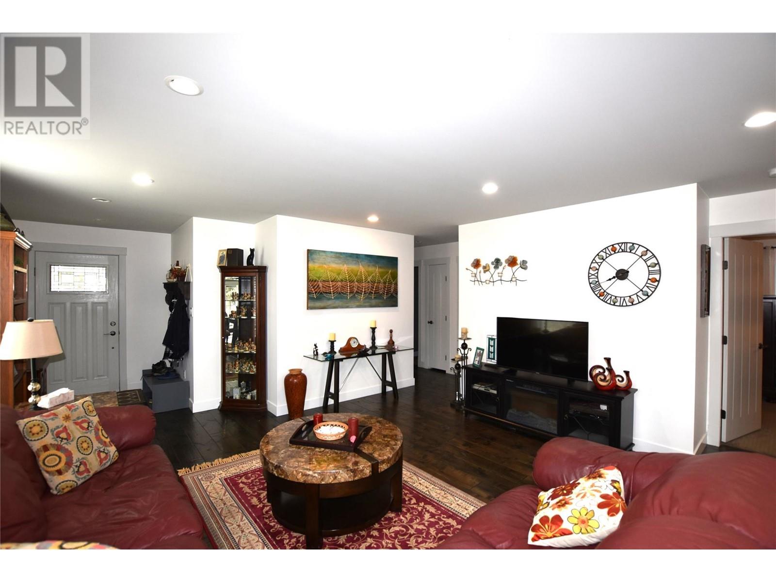 130 Deer Street, Vernon
