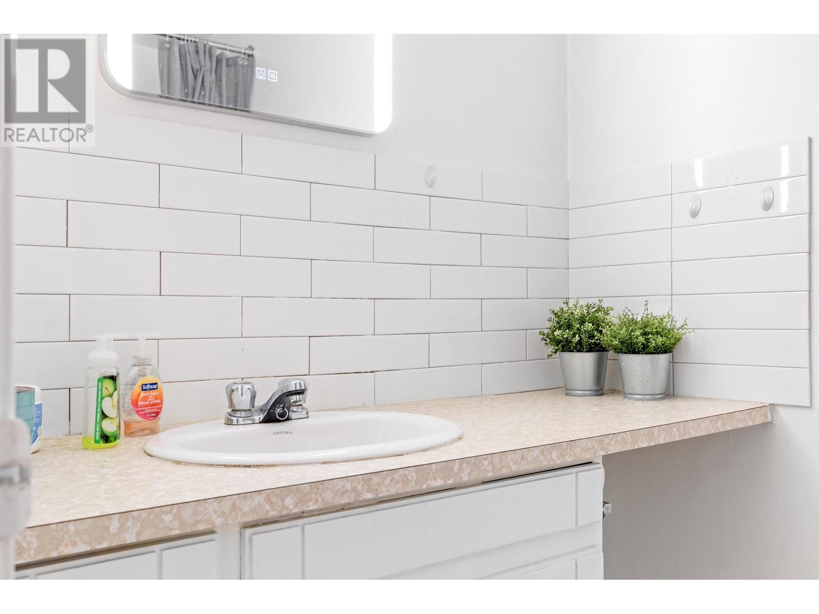 Photo 16 of 307 590 Whiting Way, Coquitlam BC