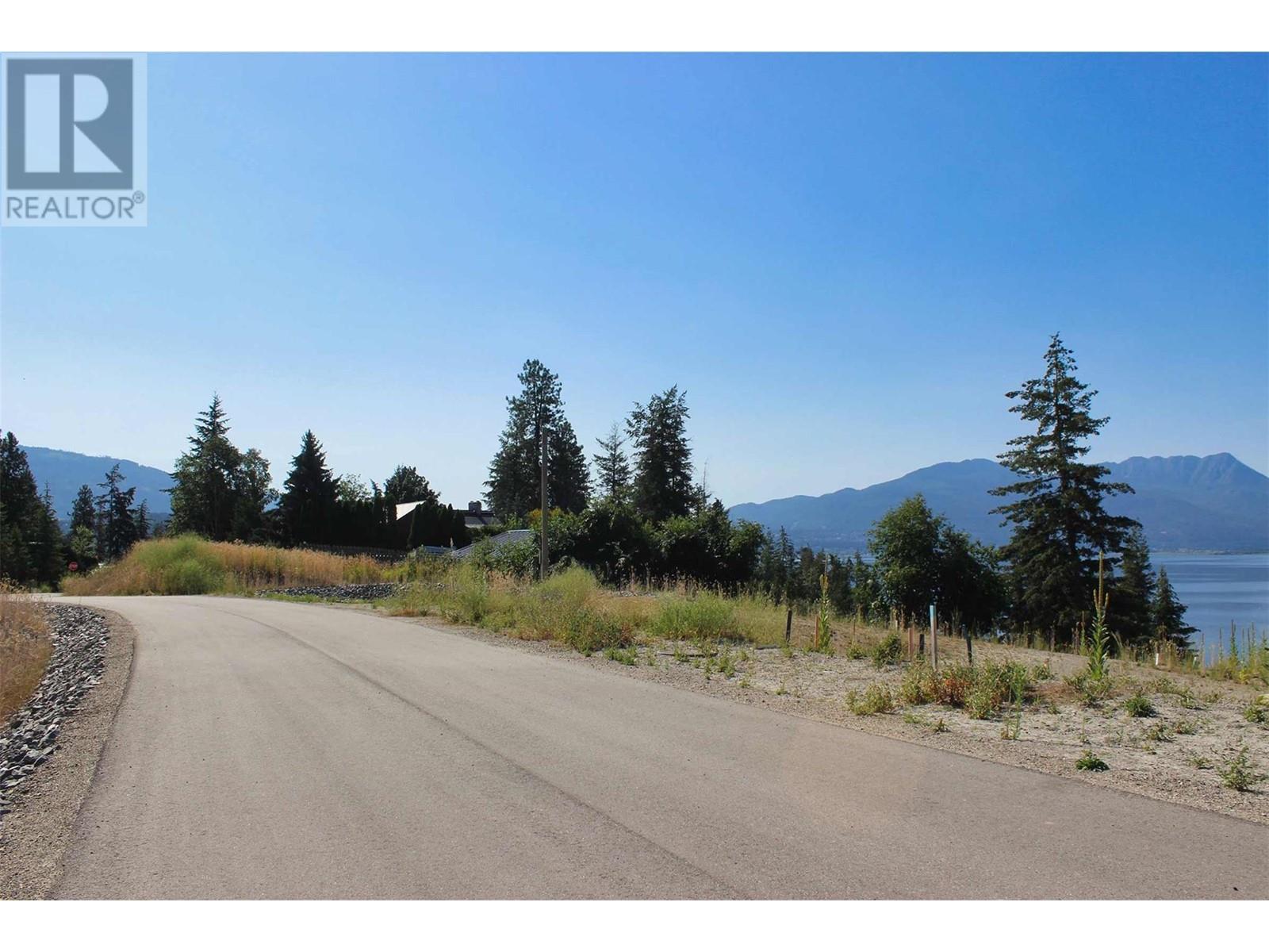 7 3648 Braelyn Road, Sunnybrae
