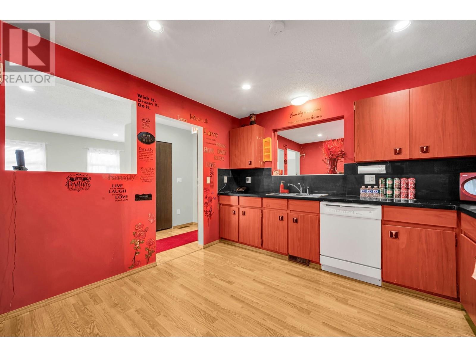 773 PRAIRIE AVENUE, Port Coquitlam