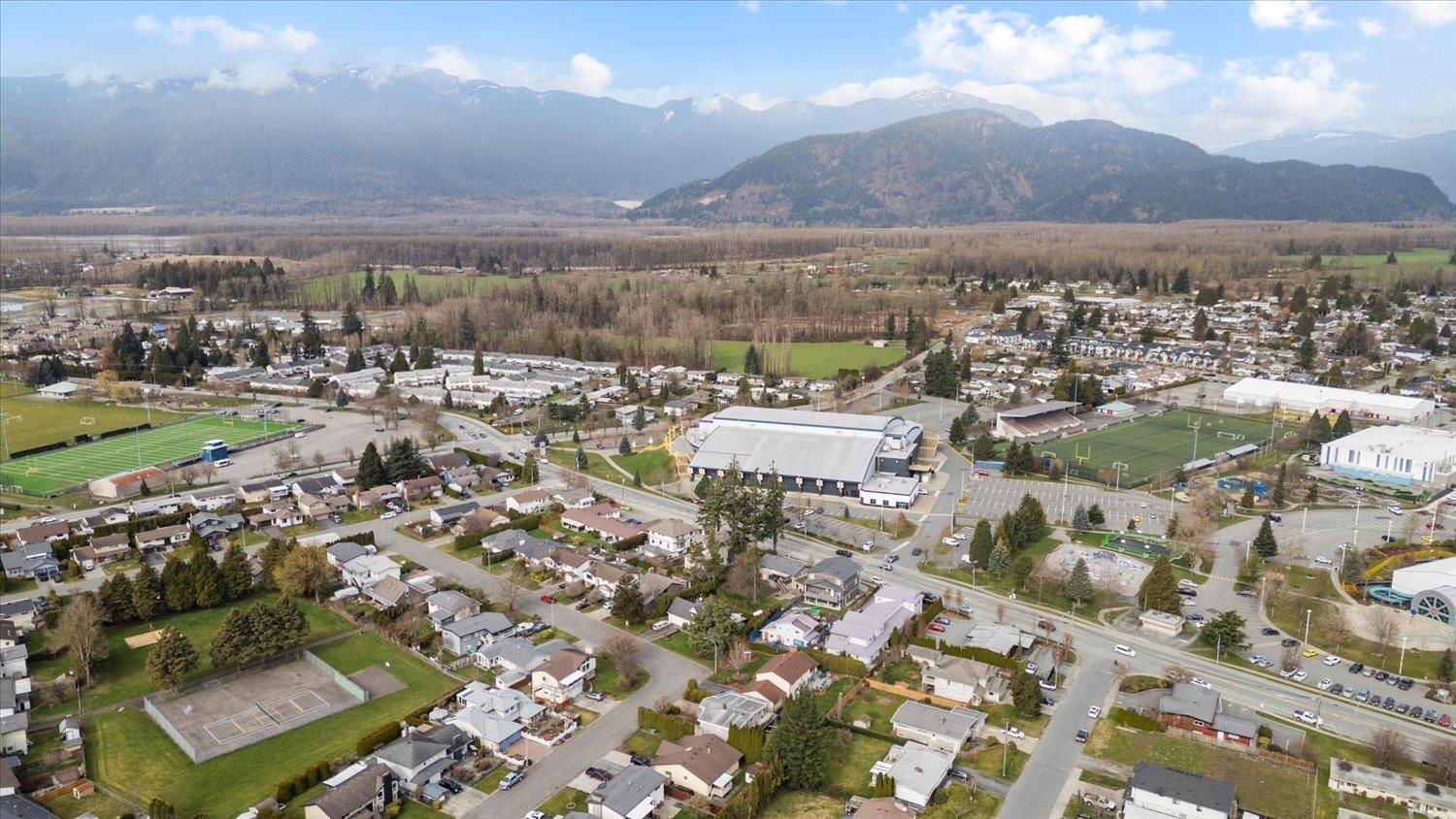 Photo 5 of 45360 Hodgins Avenue Chilliwack Proper West, Chilliwack BC