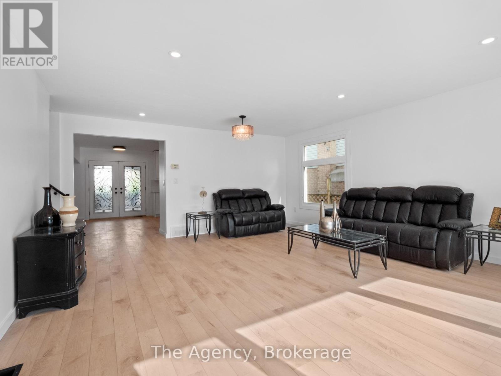 Photo 37 of 24 Keefer Road, Thorold ON