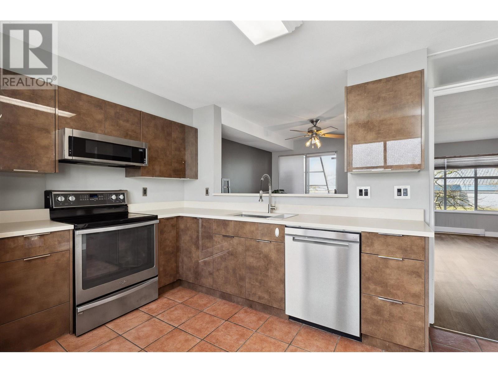 113 2450 HAWTHORNE AVENUE, Port Coquitlam
