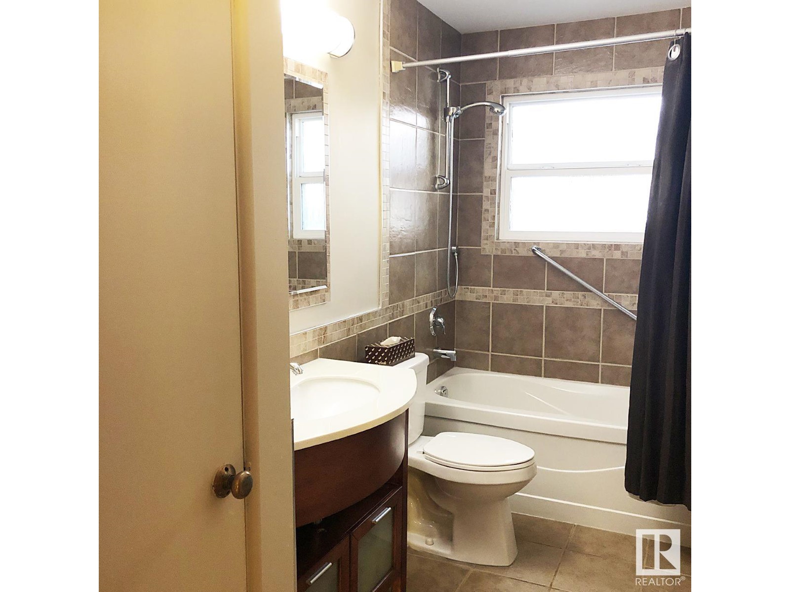 5211 101A AV NW, Edmonton