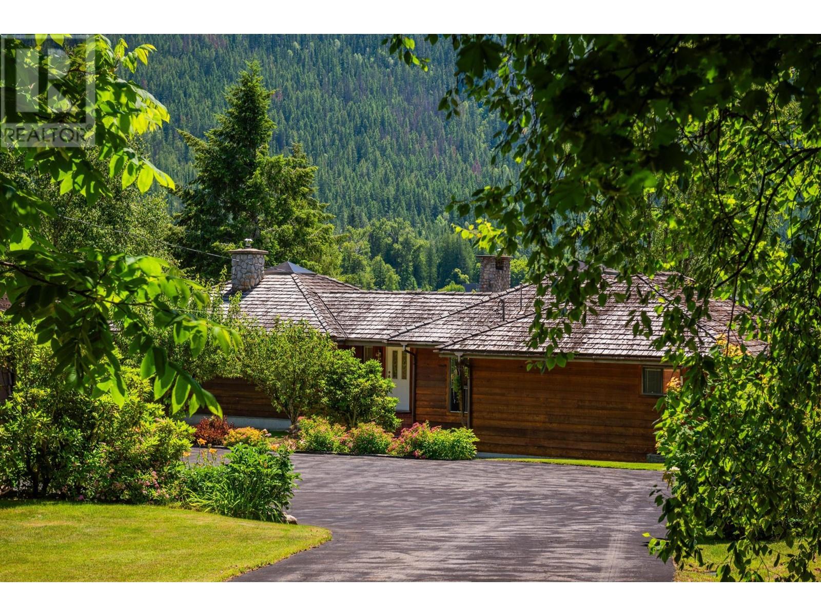 3918 MACGREGOR WEST Road, Nelson