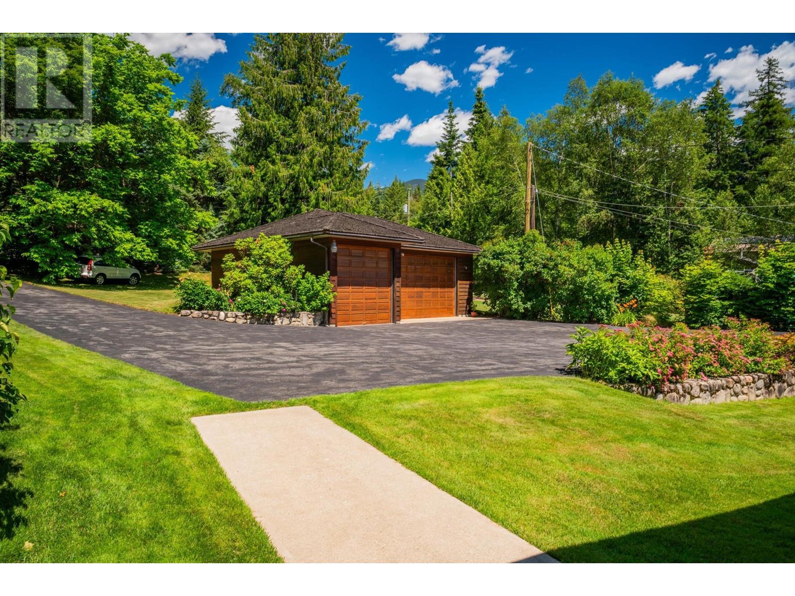 3918 MACGREGOR WEST Road, Nelson