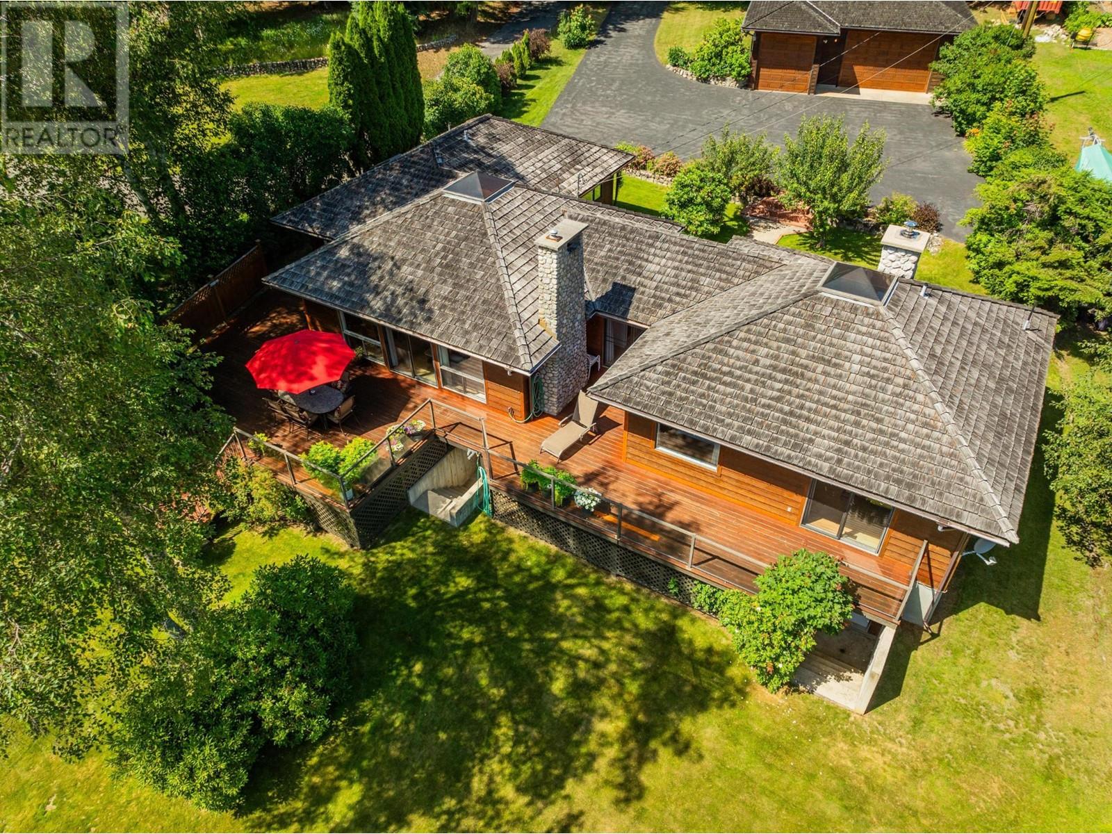 3918 MACGREGOR WEST Road, Nelson