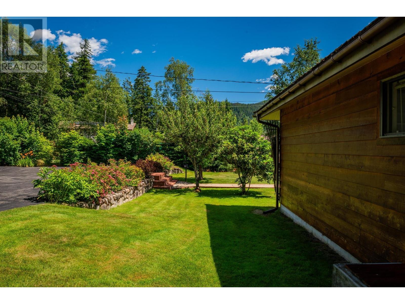 3918 MACGREGOR WEST Road, Nelson