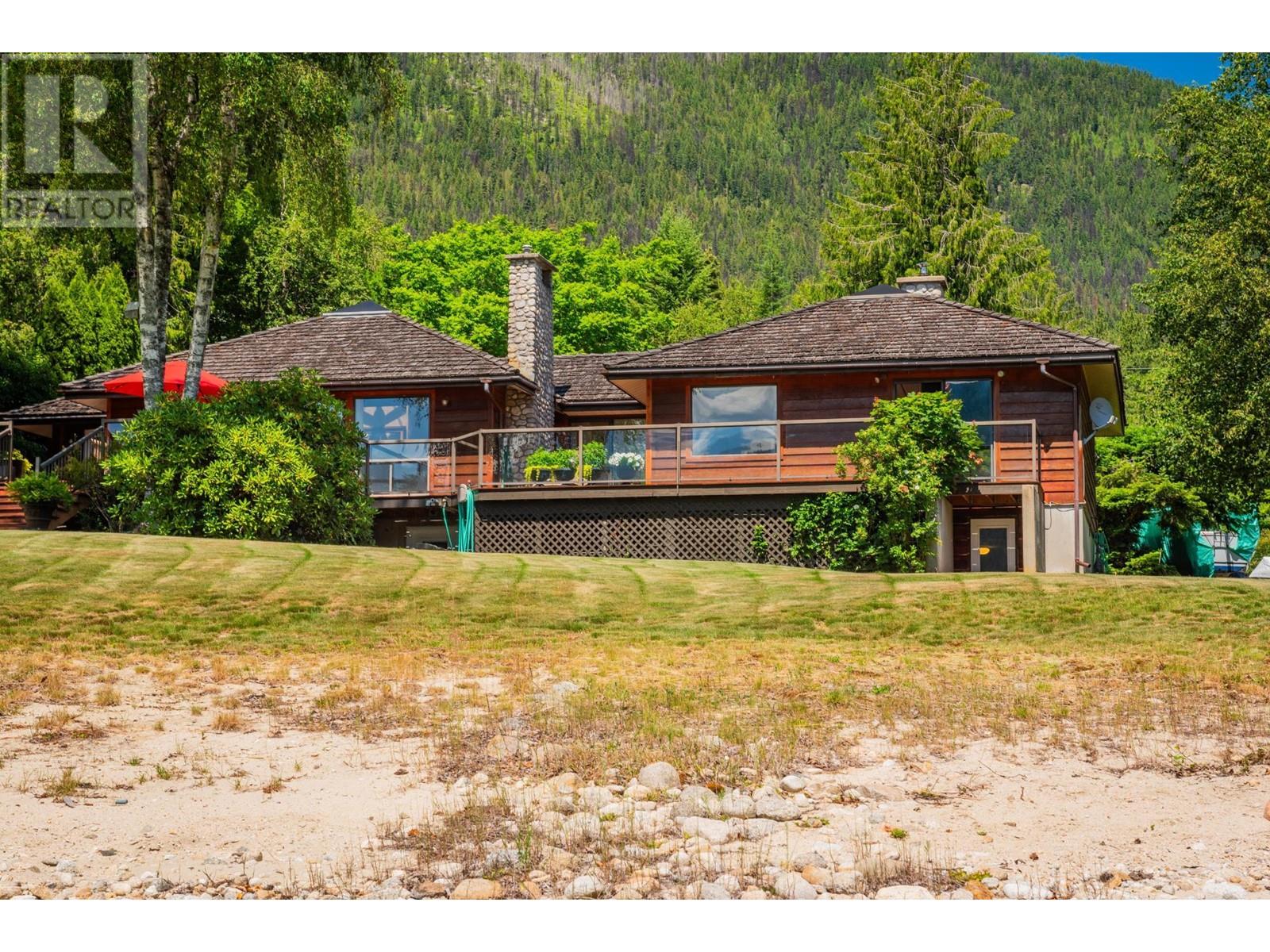 3918 MACGREGOR WEST Road, Nelson