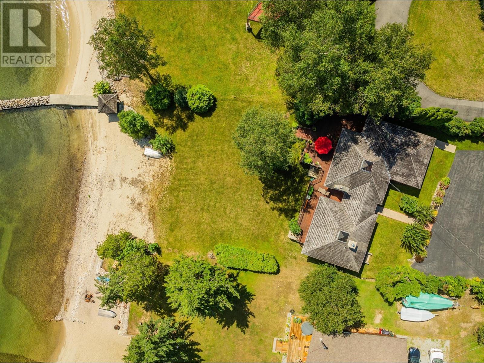 3918 MACGREGOR WEST Road, Nelson