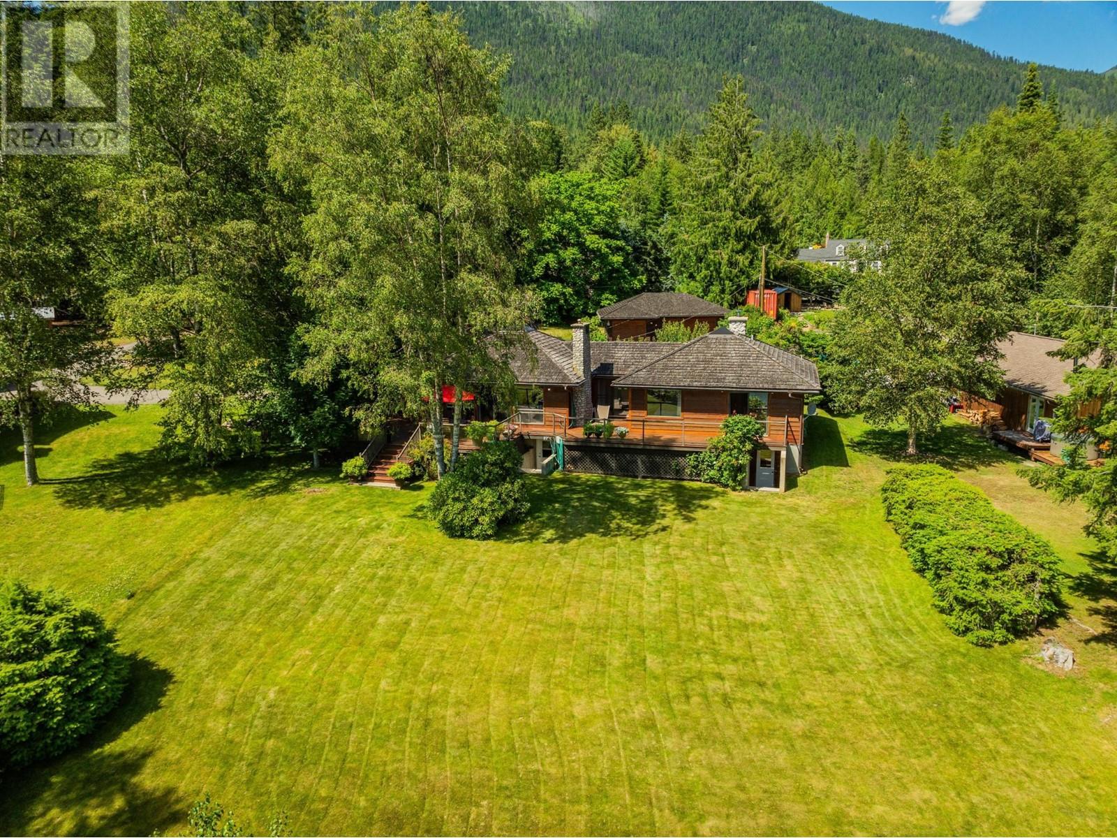 3918 MACGREGOR WEST Road, Nelson