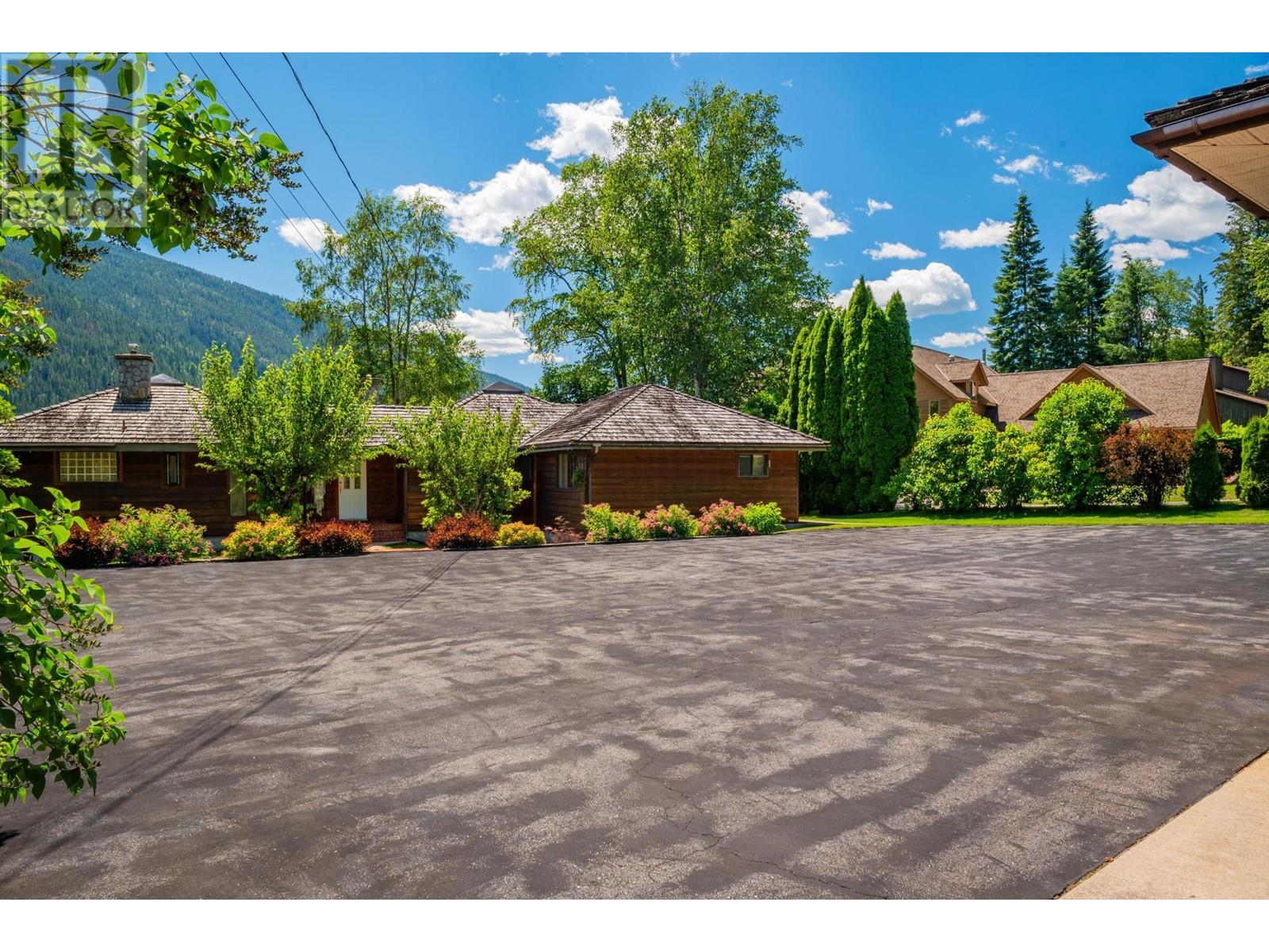 3918 MACGREGOR WEST Road, Nelson