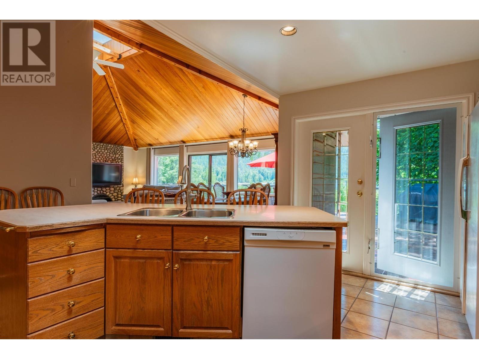 3918 MACGREGOR WEST Road, Nelson