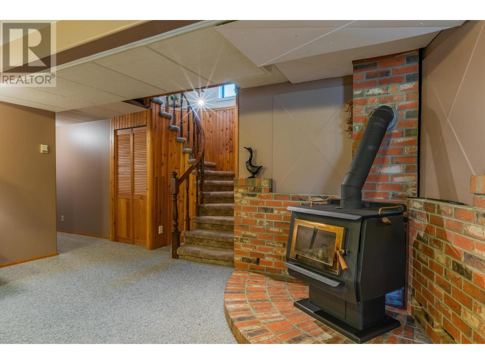 3918 MACGREGOR WEST Road, Nelson