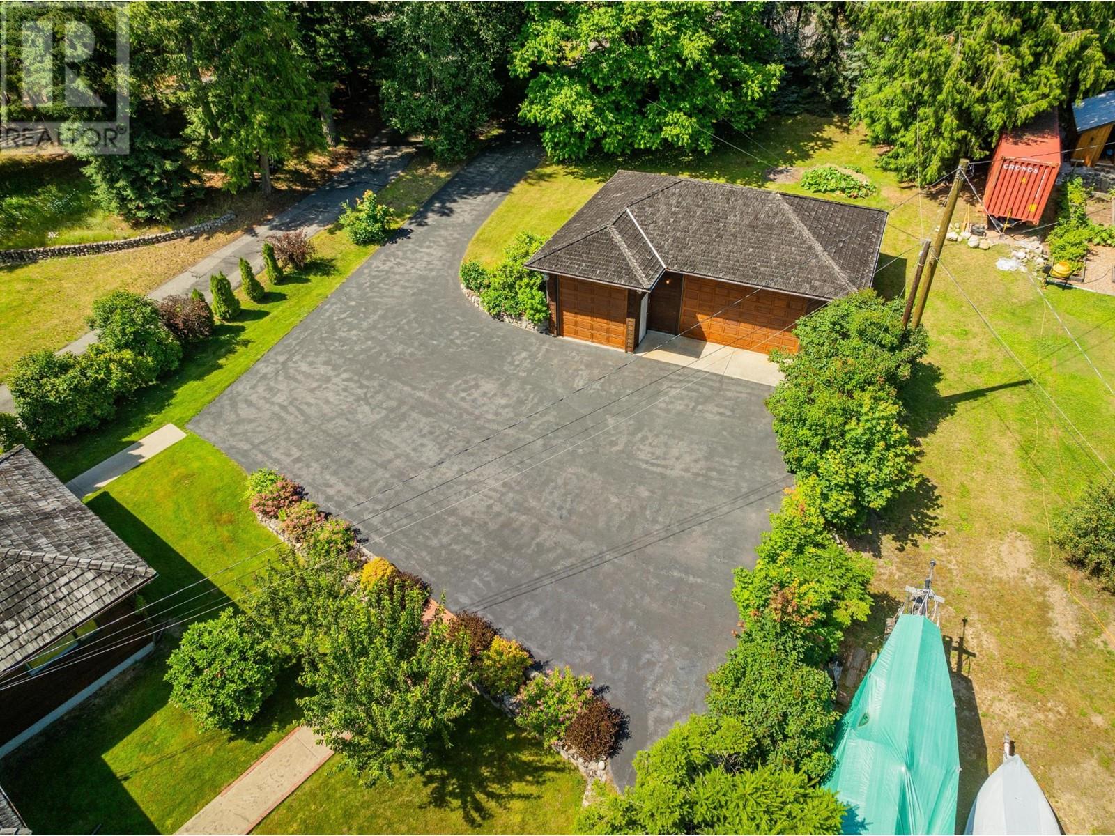 3918 MACGREGOR WEST Road, Nelson