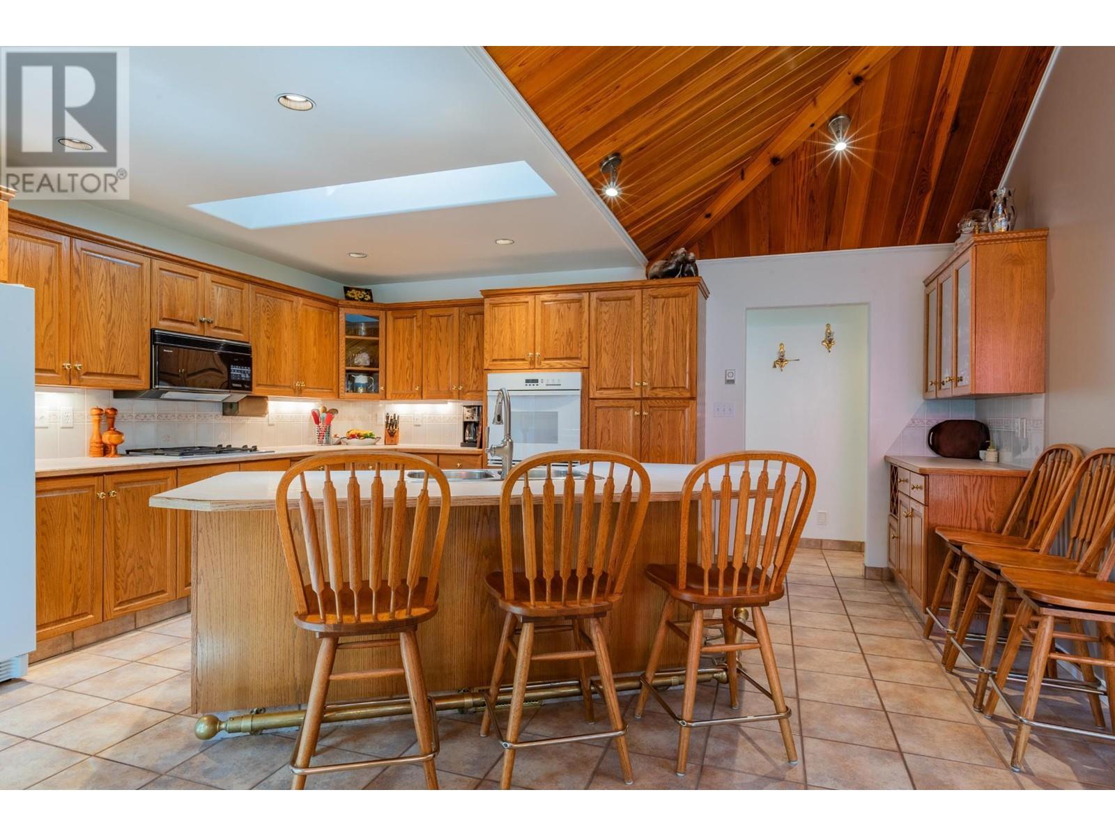 3918 MACGREGOR WEST Road, Nelson