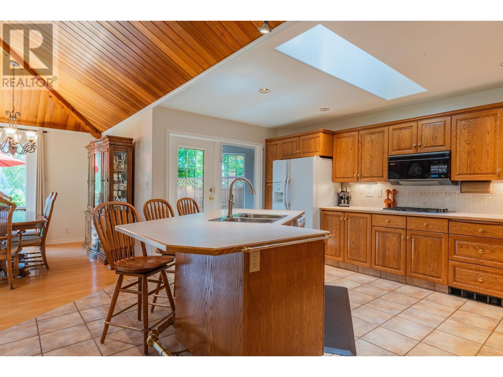 3918 MACGREGOR WEST Road, Nelson