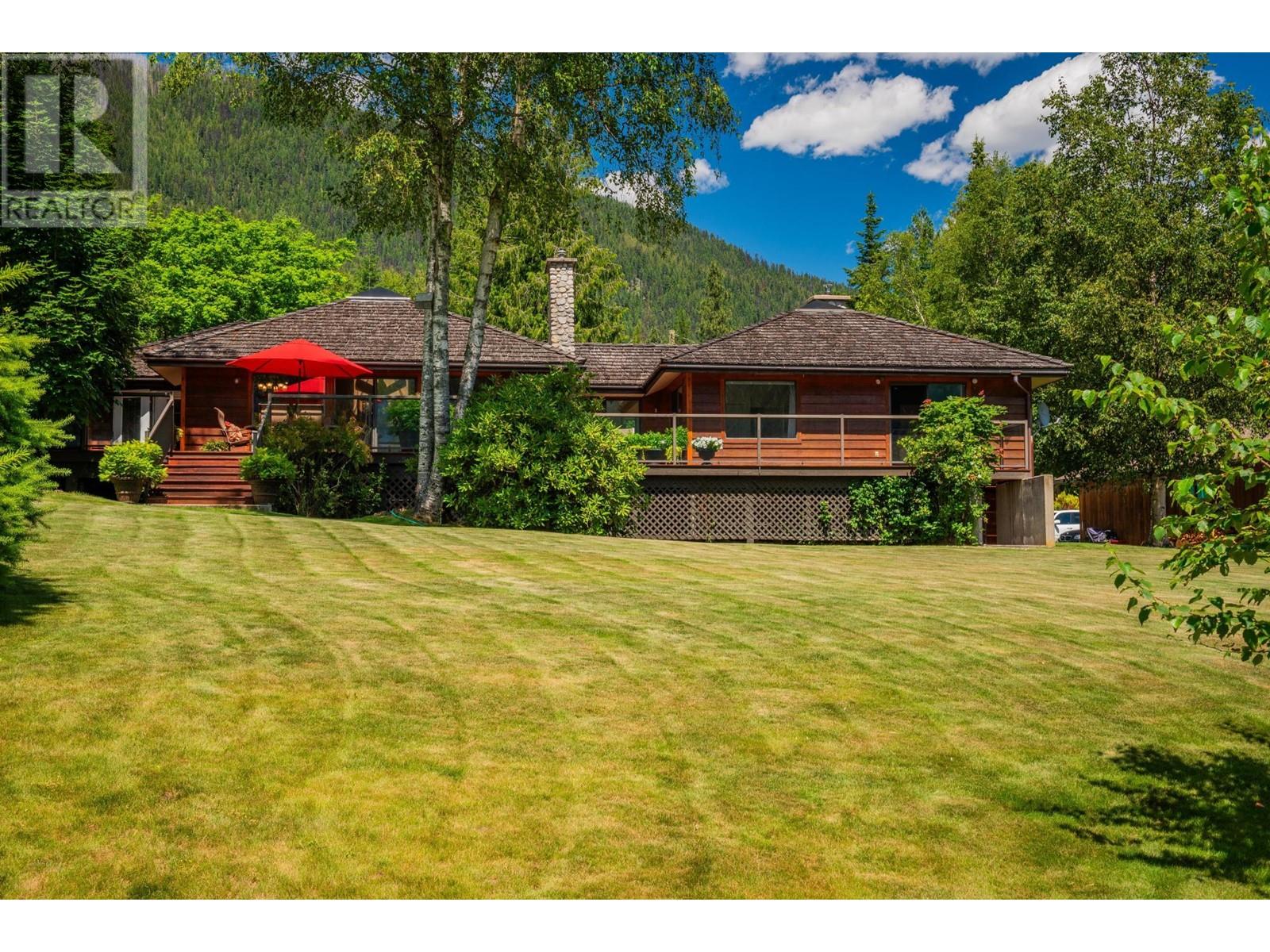 3918 MACGREGOR WEST Road, Nelson