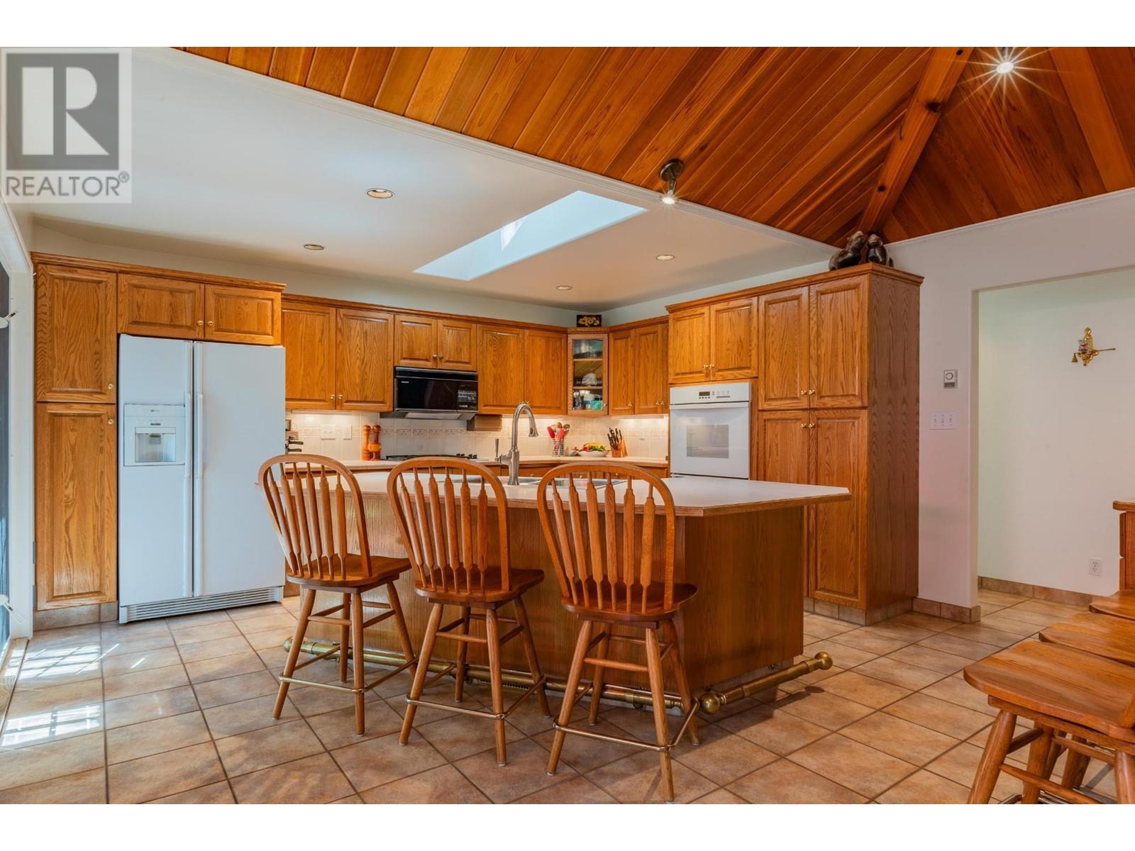 3918 MACGREGOR WEST Road, Nelson