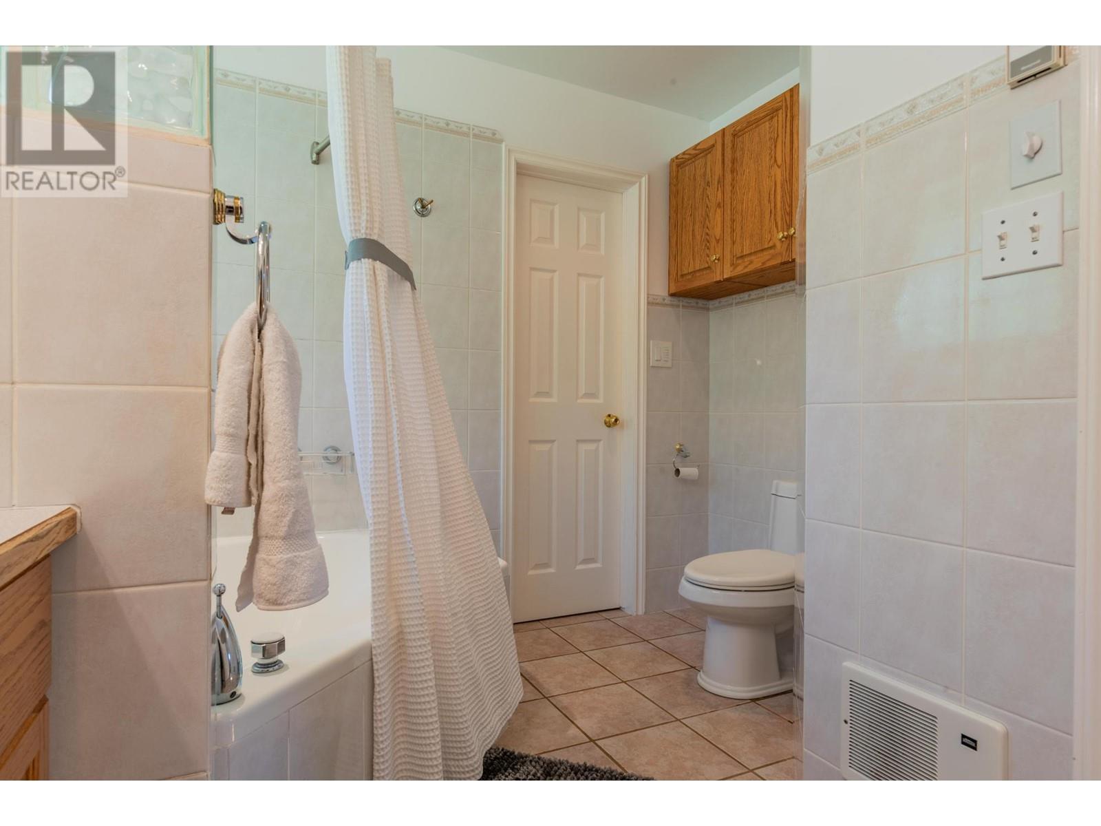 3918 MACGREGOR WEST Road, Nelson