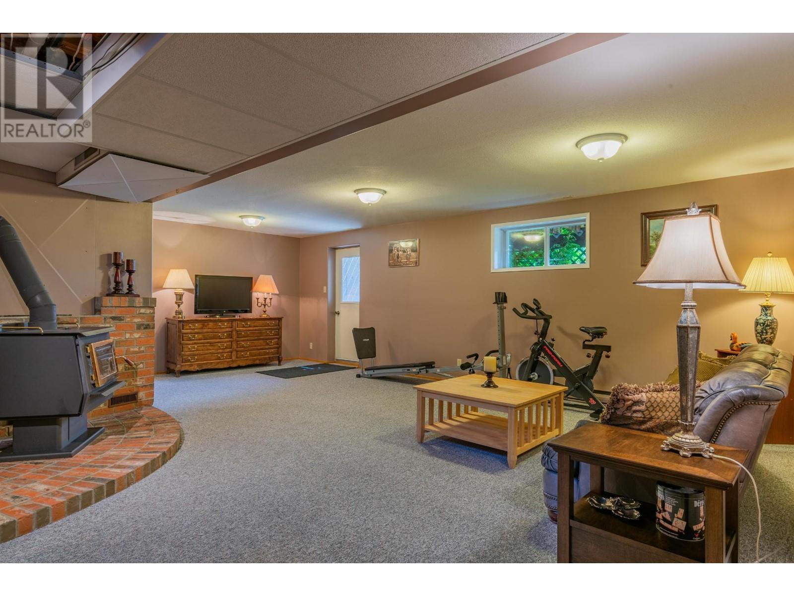 3918 MACGREGOR WEST Road, Nelson