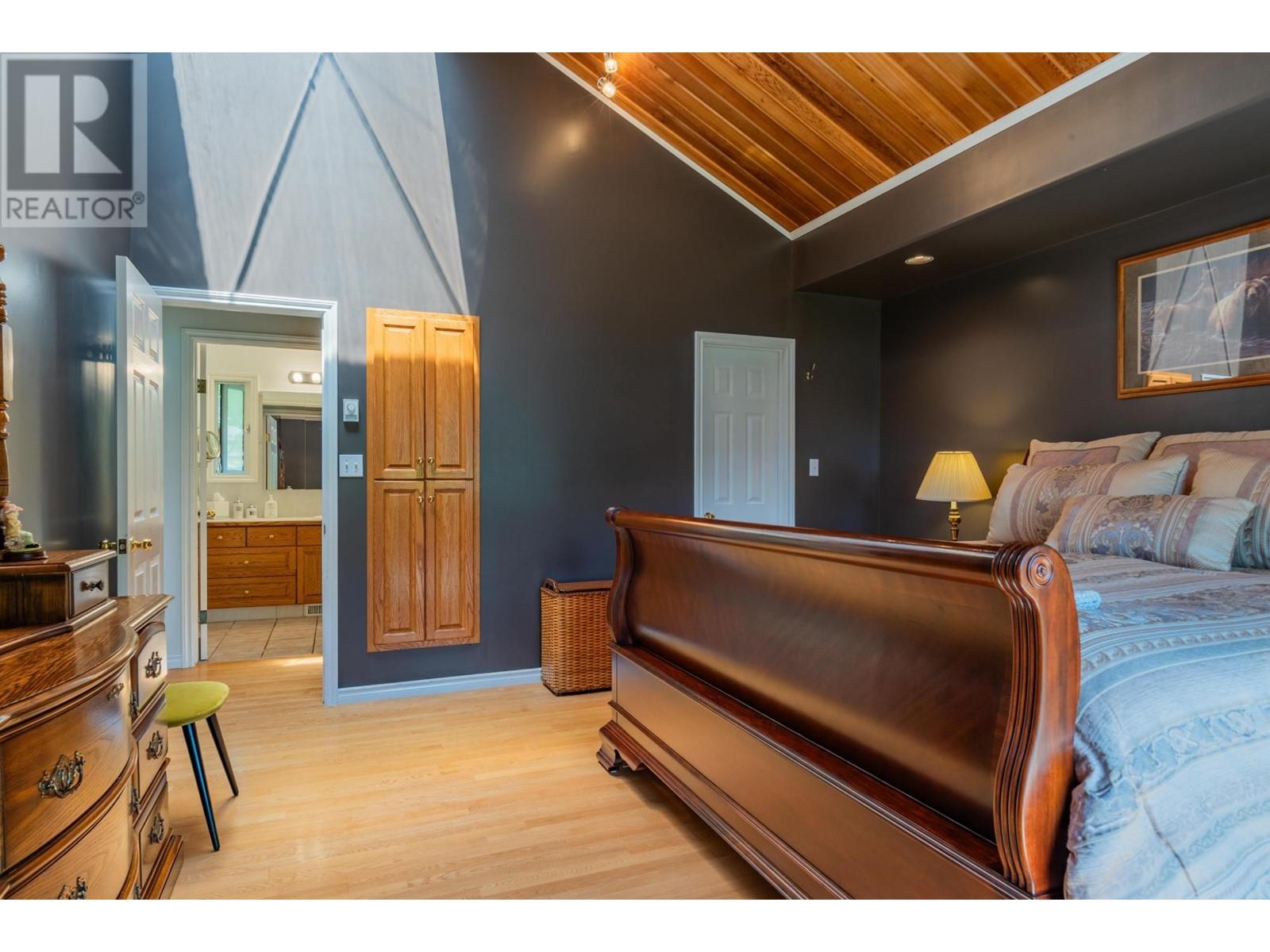 3918 MACGREGOR WEST Road, Nelson