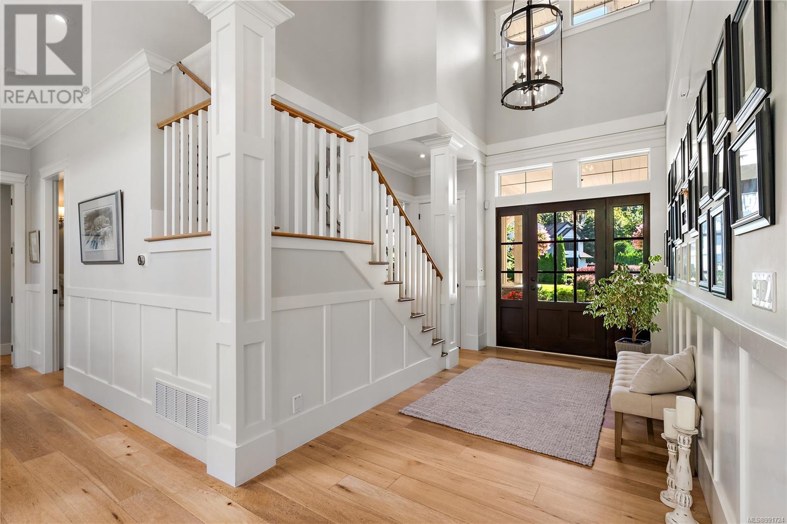  1958 Llewellyn Place, North Saanich