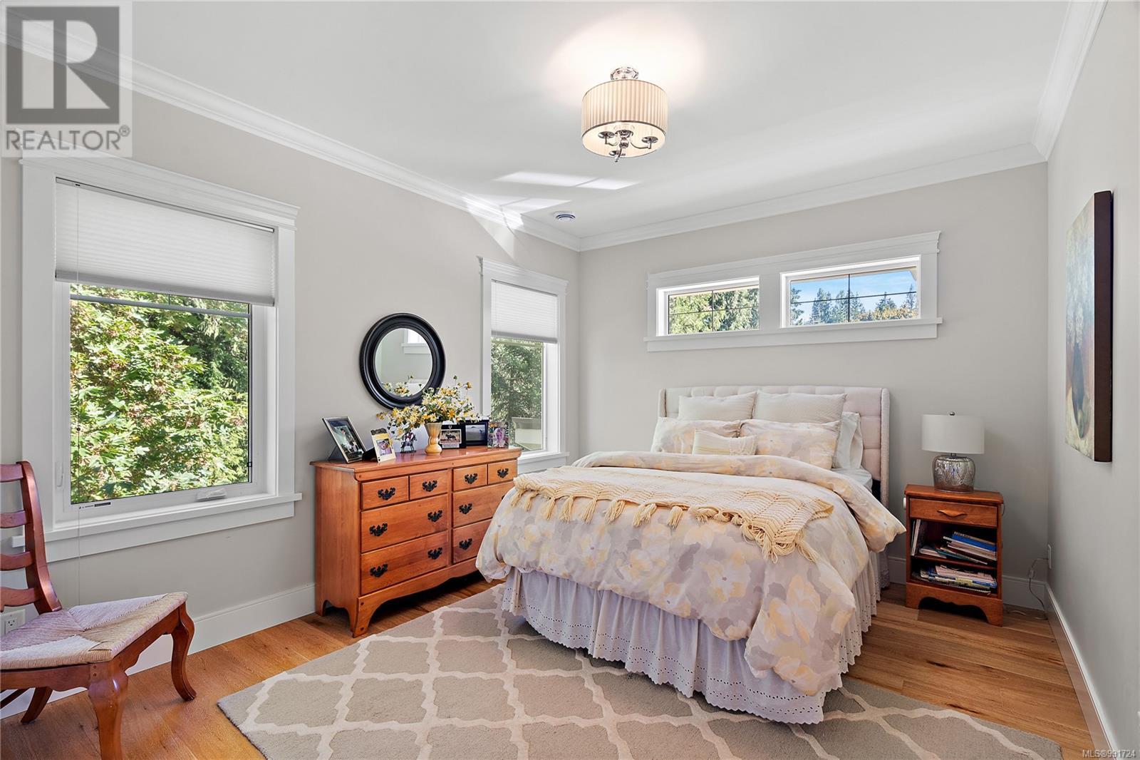  1958 Llewellyn Place, North Saanich