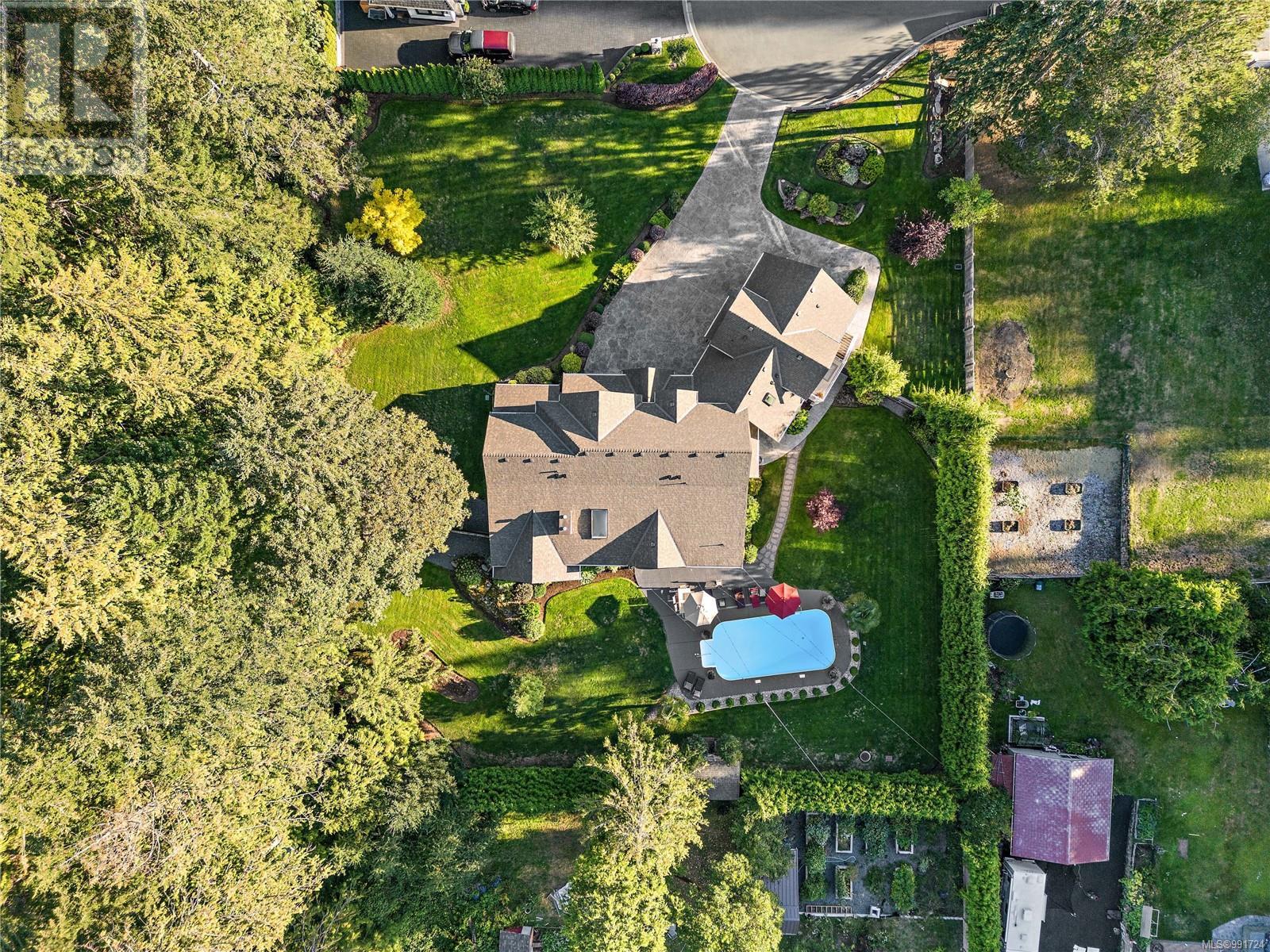  1958 Llewellyn Place, North Saanich