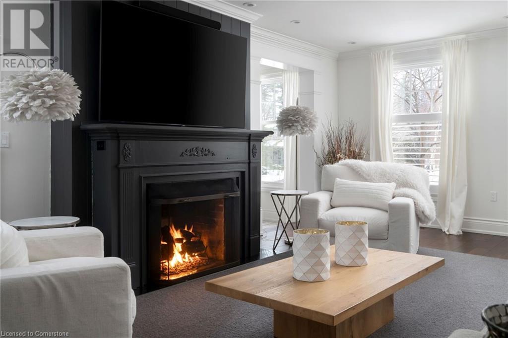 Photo 8 of 347 East Hart Crescent, Burlington ON