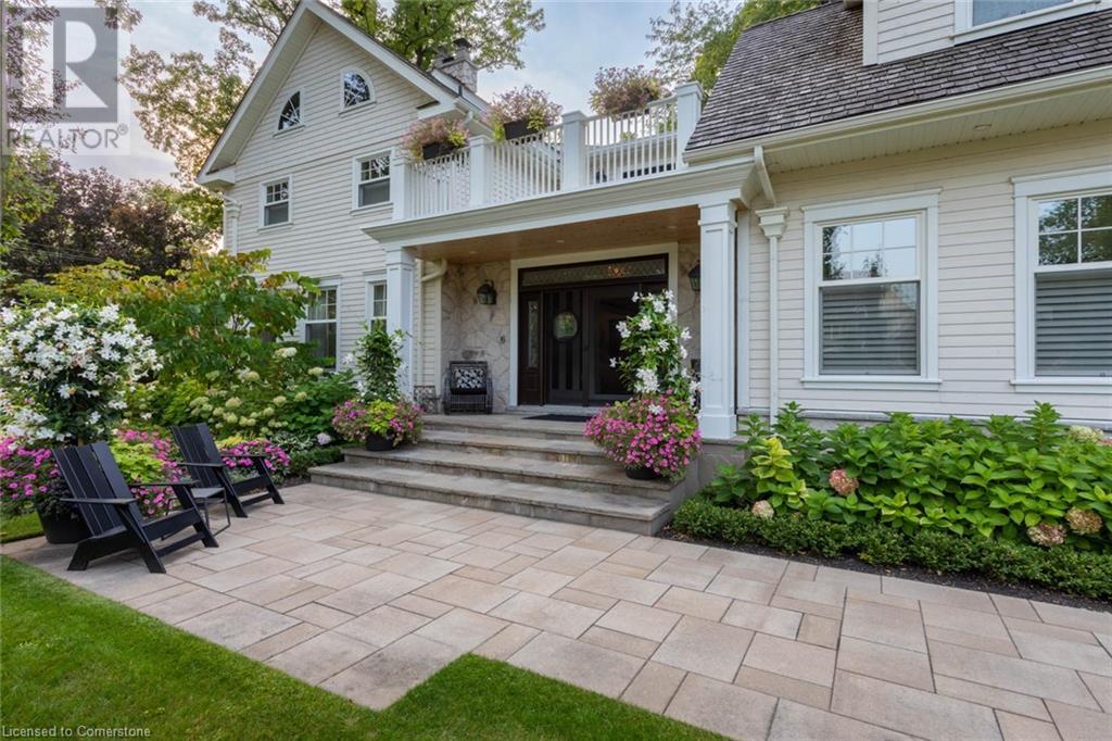 Photo 10 of 347 East Hart Crescent, Burlington ON