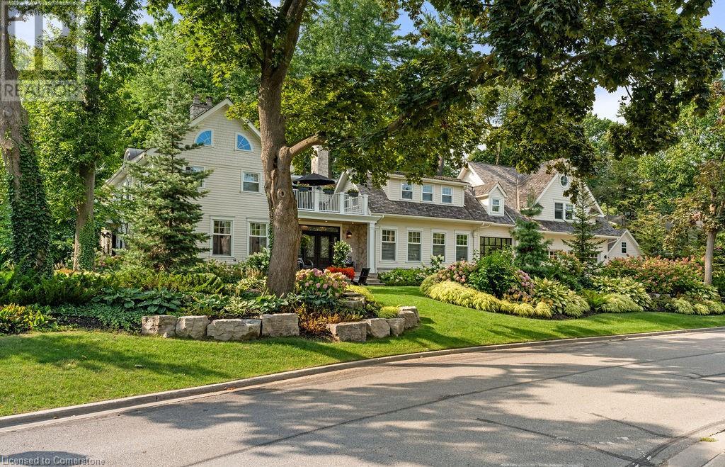 Photo 15 of 347 East Hart Crescent, Burlington ON