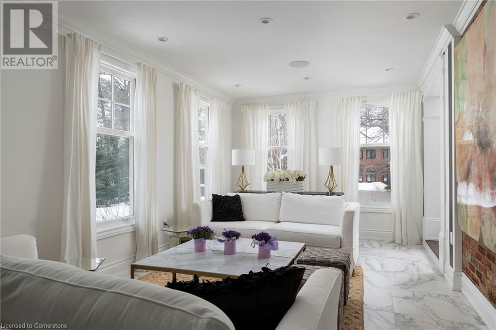Photo 7 of 347 East Hart Crescent, Burlington ON