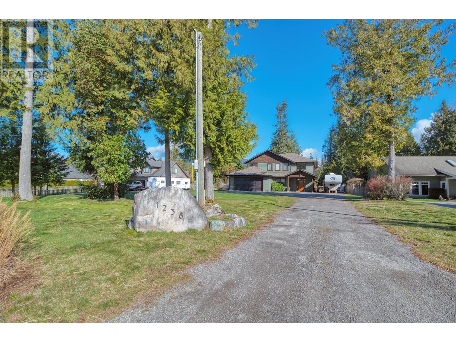 1238 GRANDVIEW ROAD, Gibsons