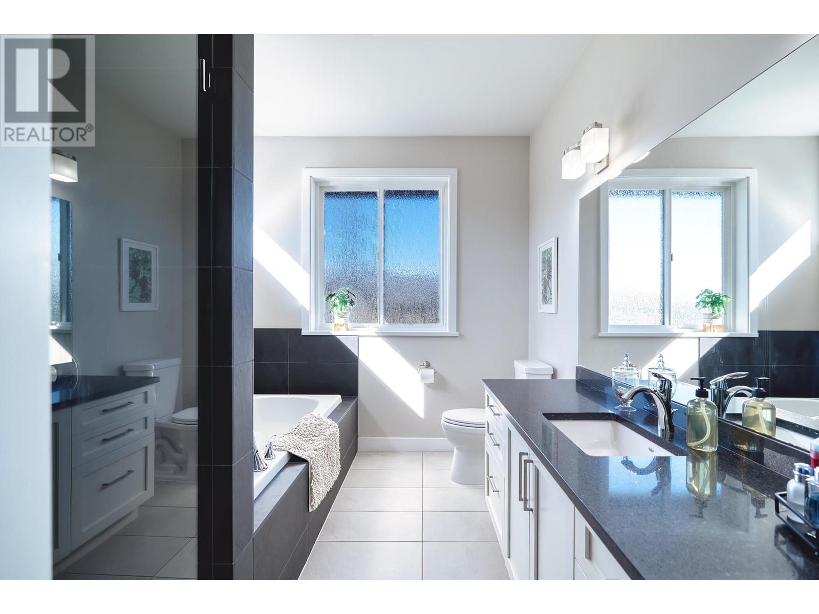 1238 GRANDVIEW ROAD, Gibsons