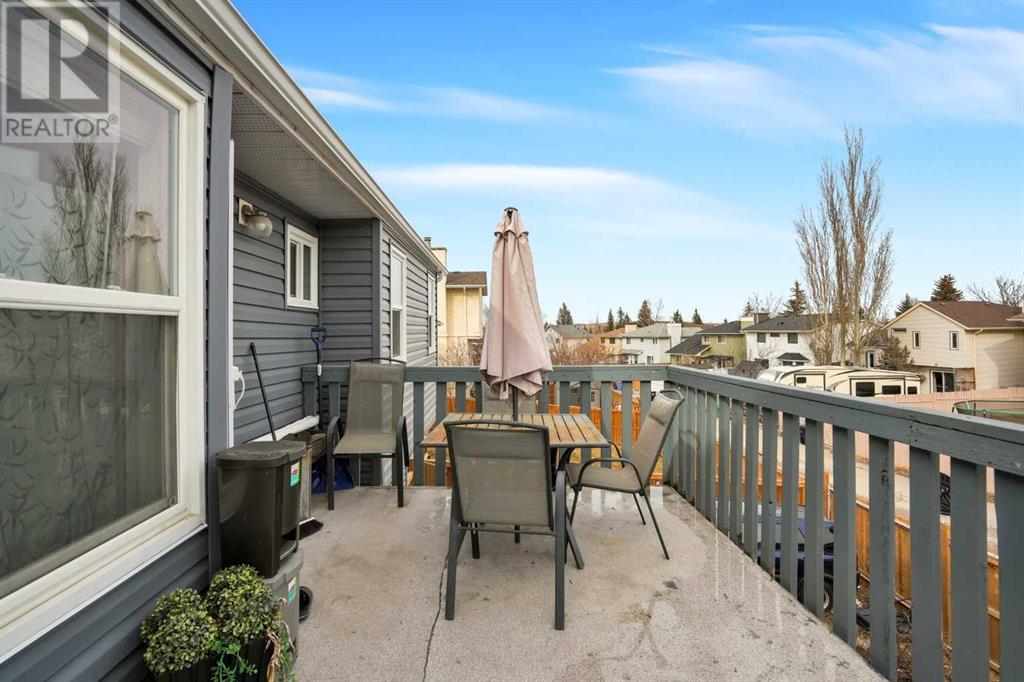 Single Family House Bi-level for Sale in  Sandringham Close NW Sandstone Valley Calgary 