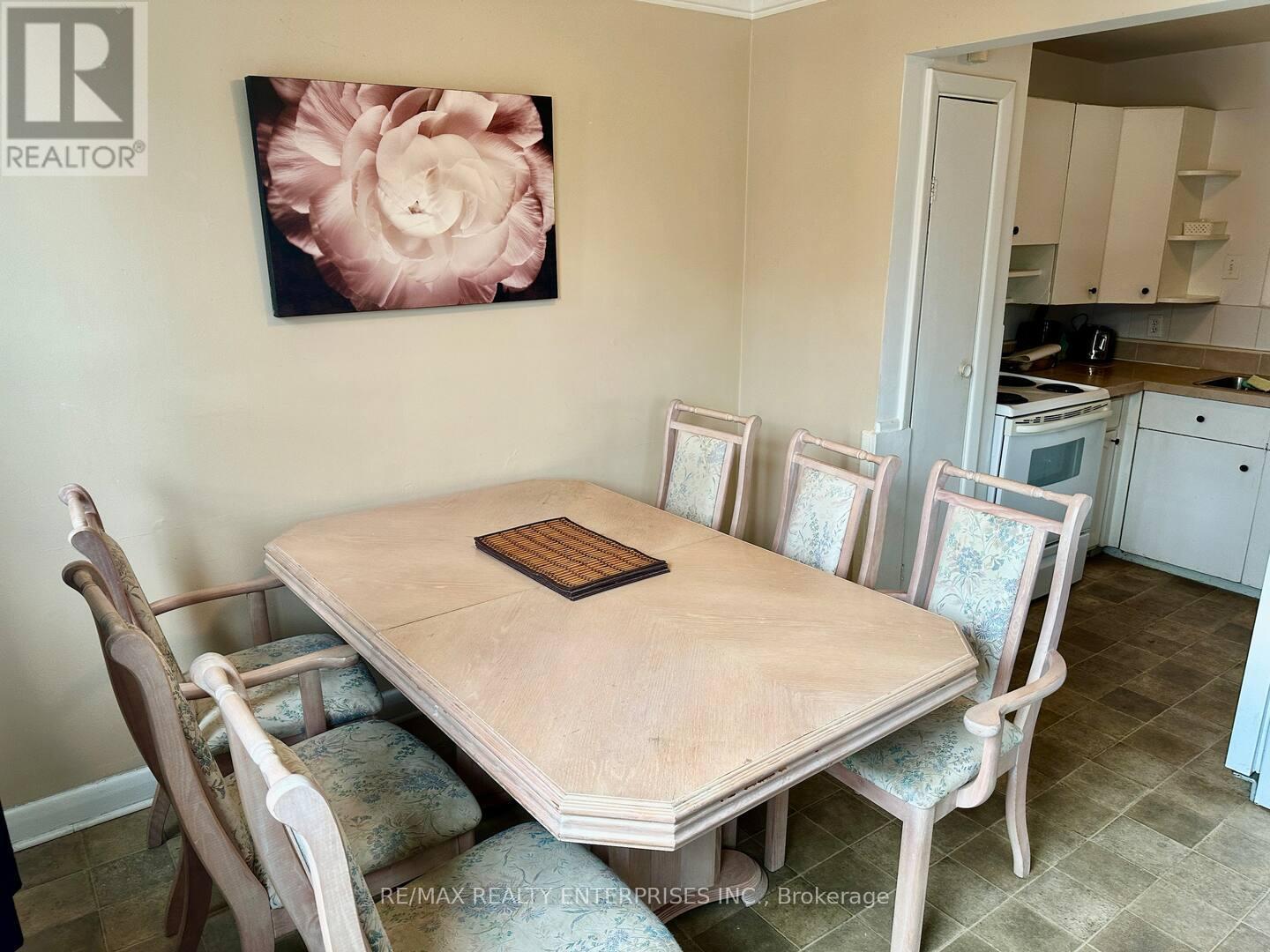 Photo 38 of 297 Lakeshore Road E, Mississauga ON