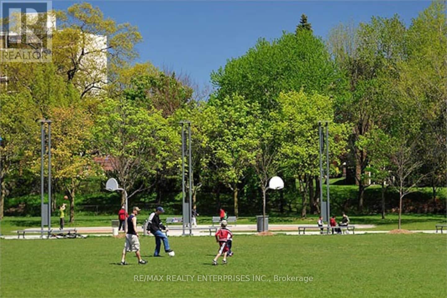 Photo 1 of 297 Lakeshore Road E, Mississauga ON