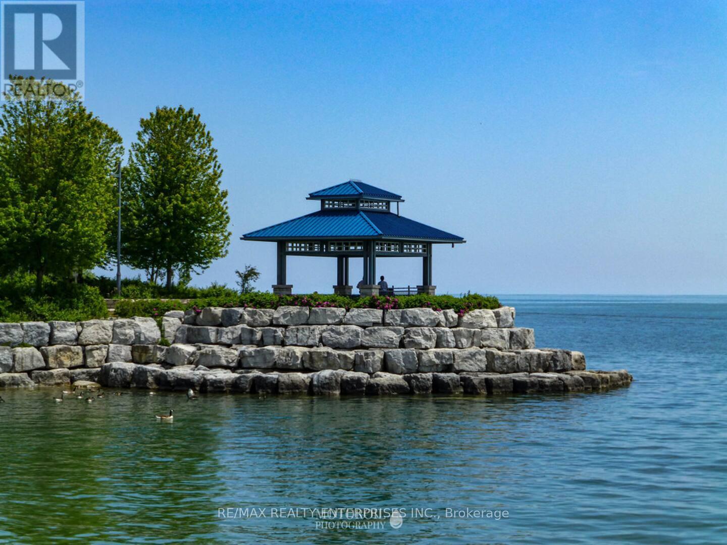 Photo 5 of 297 Lakeshore Road E, Mississauga ON