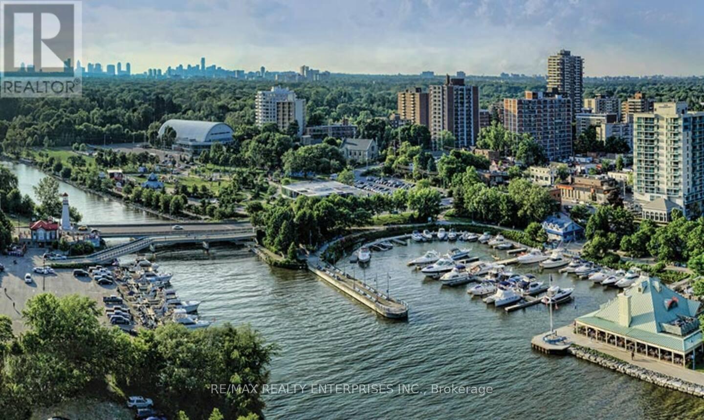 Photo 40 of 297 Lakeshore Road E, Mississauga ON