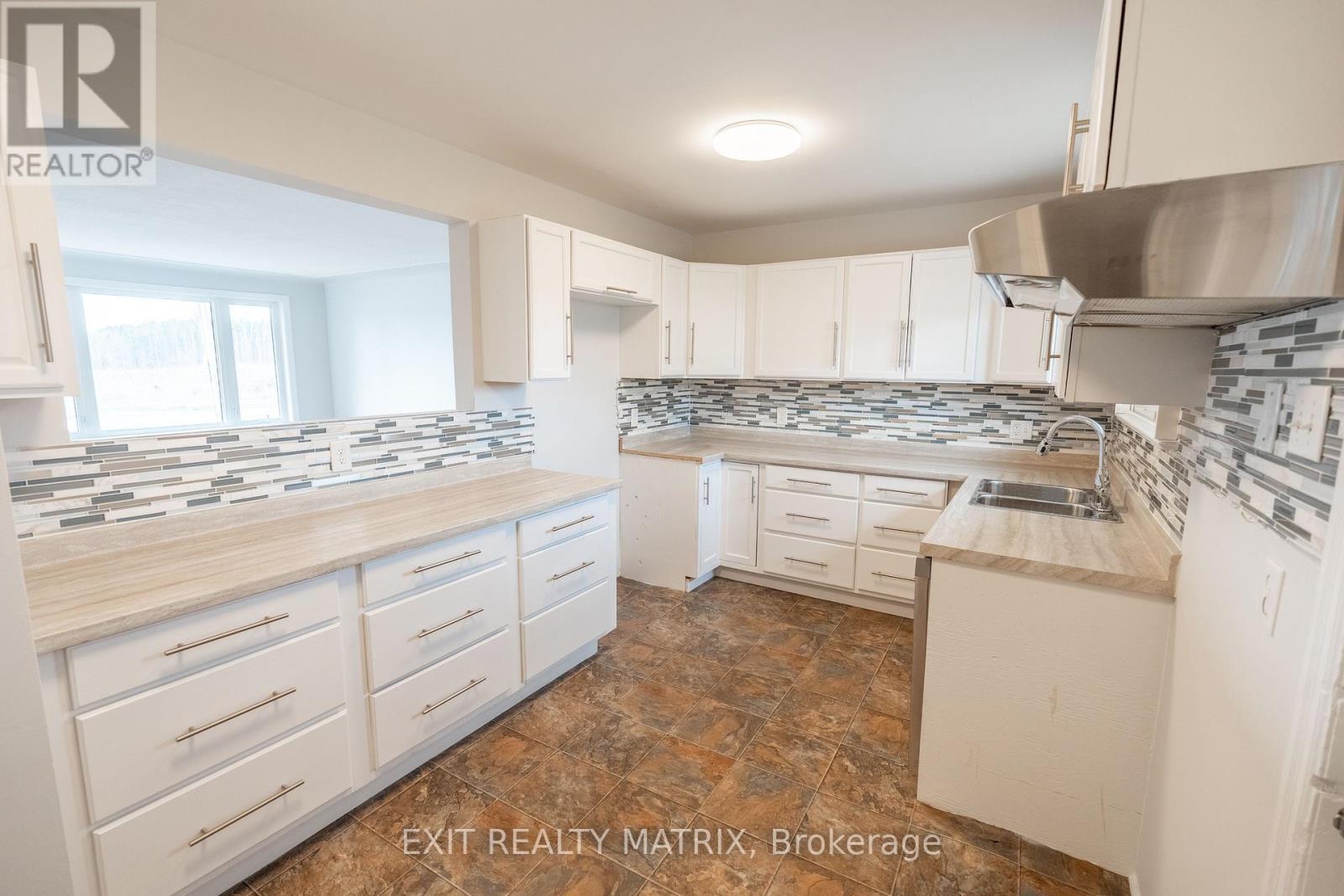 Photo 9 of 1405 Power Dam Drive, Cornwall ON