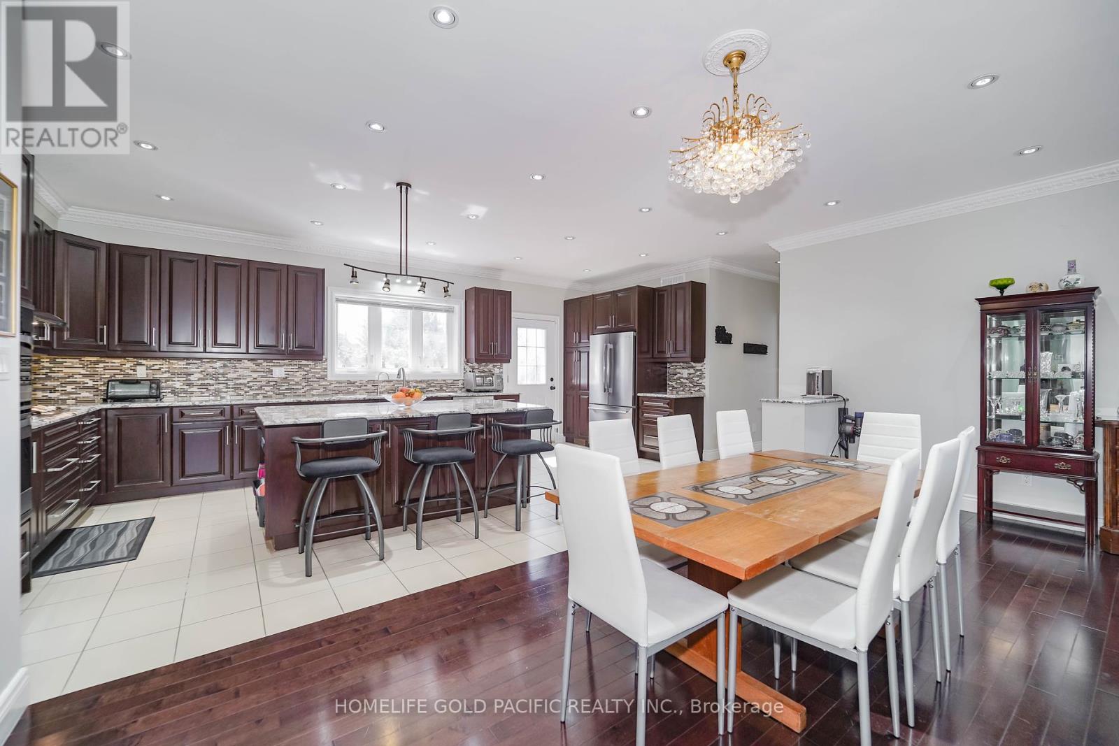 Photo 11 of 3 Artinger Court, Toronto ON