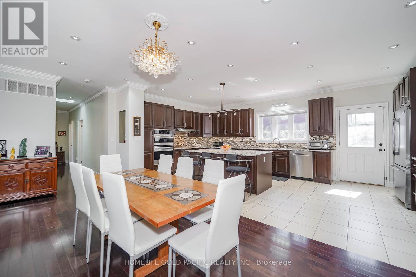 Photo 12 of 3 Artinger Court, Toronto ON