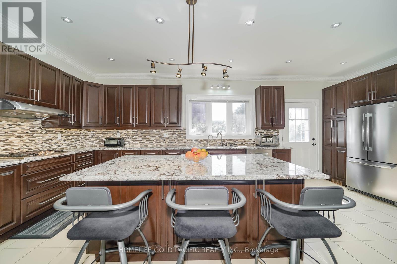 Photo 14 of 3 Artinger Court, Toronto ON