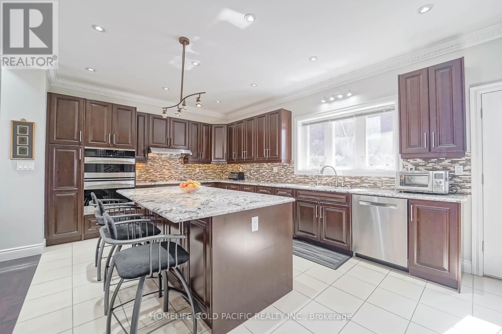 Photo 16 of 3 Artinger Court, Toronto ON